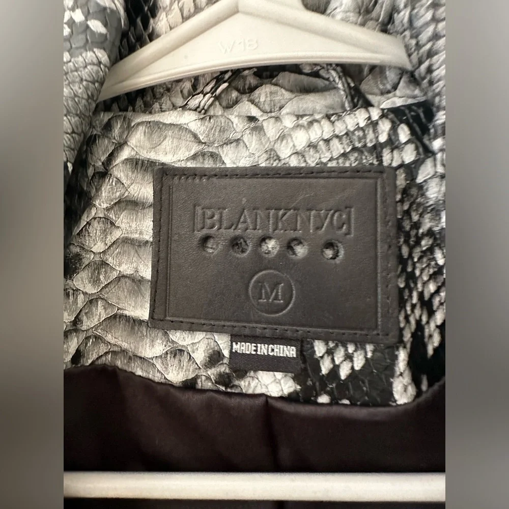 Blank NYC Faux Leather Moto Jacket Sz M - Picture 6 of 8